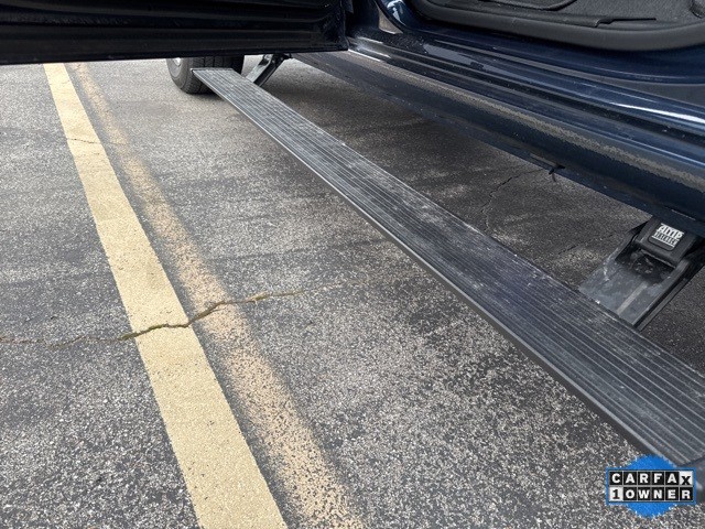 GMC Sierra 1500 Vehicle Full-screen Gallery Image 13