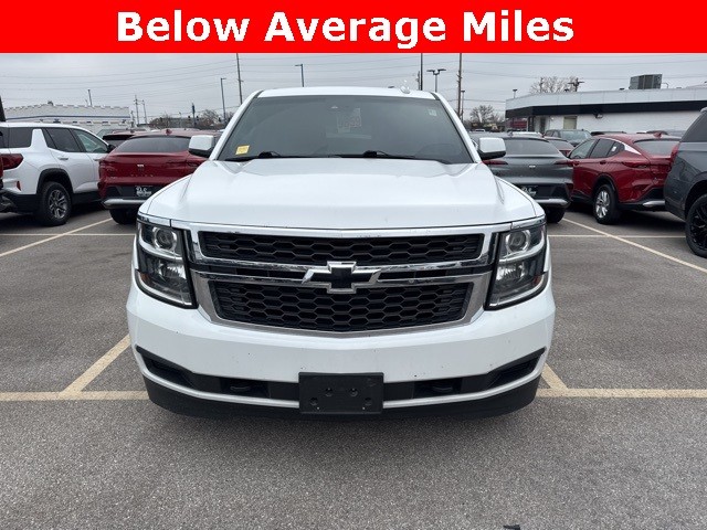 Chevrolet Suburban Vehicle Full-screen Gallery Image 02