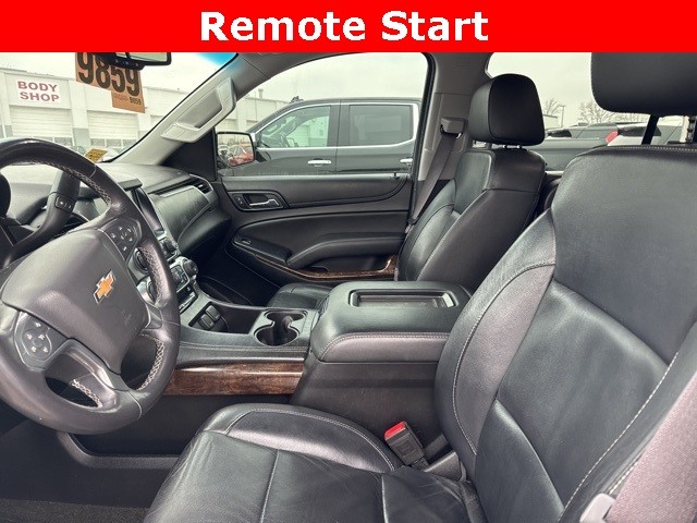 Chevrolet Suburban Vehicle Full-screen Gallery Image 13