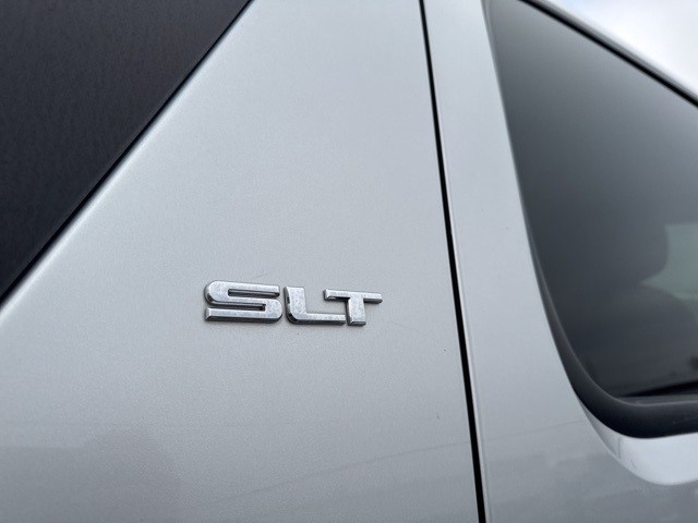 GMC Yukon XL Vehicle Full-screen Gallery Image 03