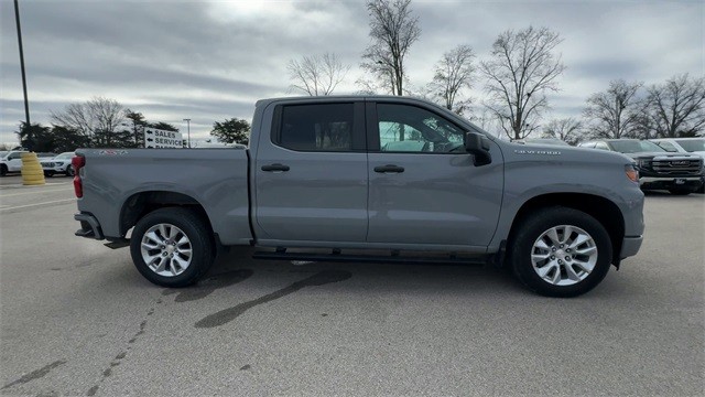 Chevrolet Silverado 1500 Vehicle Full-screen Gallery Image 09
