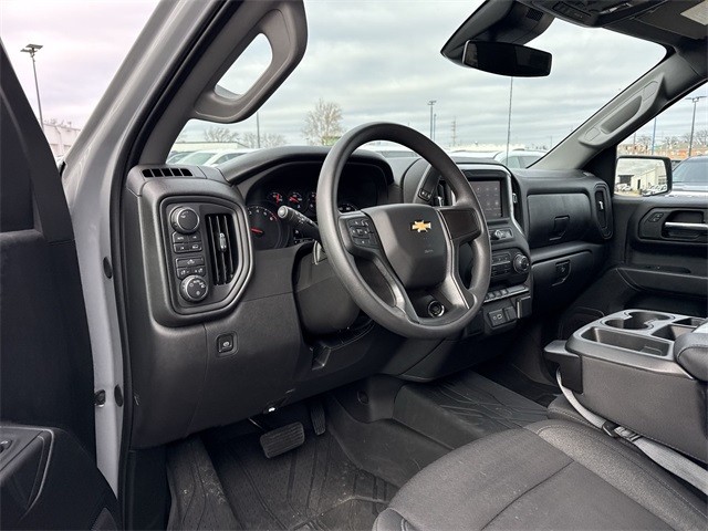 Chevrolet Silverado 1500 Vehicle Full-screen Gallery Image 10
