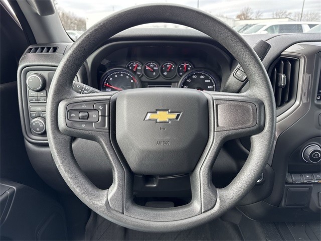 Chevrolet Silverado 1500 Vehicle Full-screen Gallery Image 11
