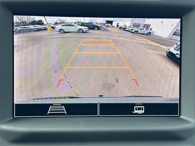 Chevrolet Silverado 1500 Vehicle Full-screen Gallery Image 14