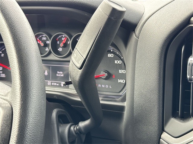 Chevrolet Silverado 1500 Vehicle Full-screen Gallery Image 15