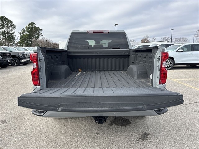 Chevrolet Silverado 1500 Vehicle Full-screen Gallery Image 24