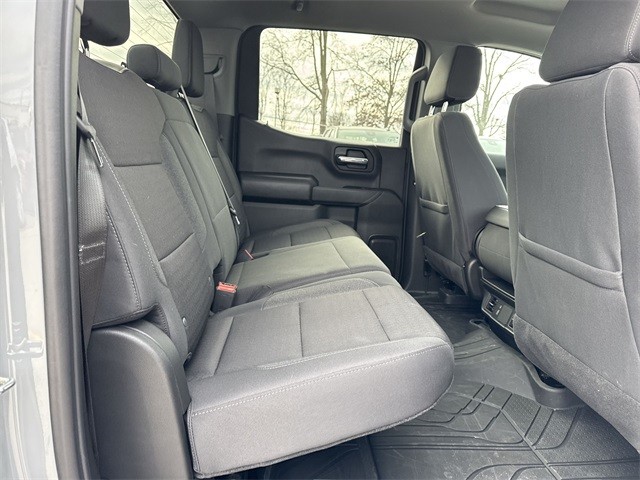 Chevrolet Silverado 1500 Vehicle Full-screen Gallery Image 25