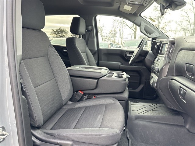 Chevrolet Silverado 1500 Vehicle Full-screen Gallery Image 26