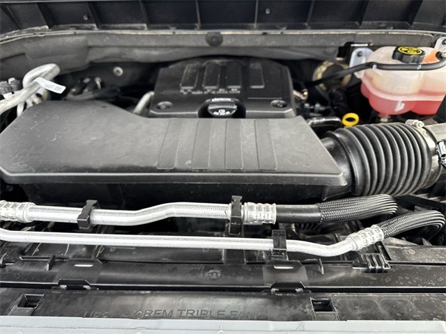 Chevrolet Silverado 1500 Vehicle Full-screen Gallery Image 28