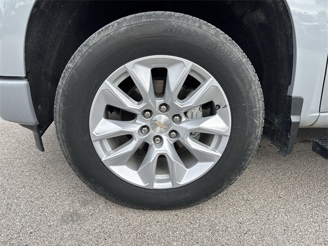 Chevrolet Silverado 1500 Vehicle Full-screen Gallery Image 31