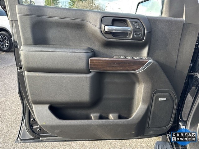 GMC Sierra 1500 Vehicle Full-screen Gallery Image 26