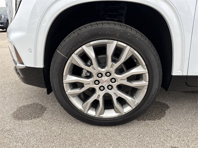 GMC Acadia Vehicle Full-screen Gallery Image 10