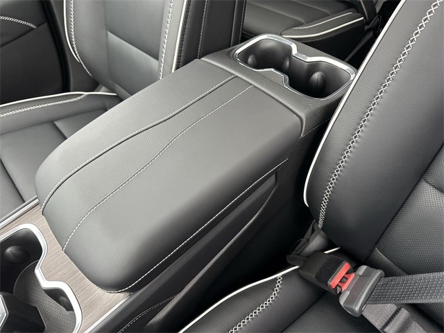 GMC Acadia Vehicle Full-screen Gallery Image 21