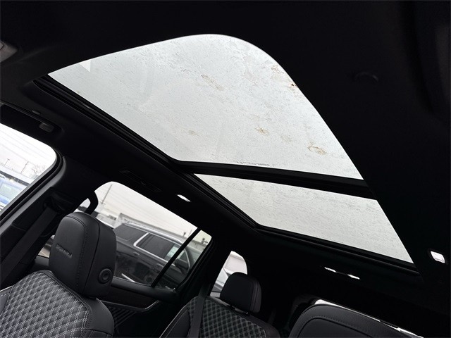 GMC Acadia Vehicle Full-screen Gallery Image 22