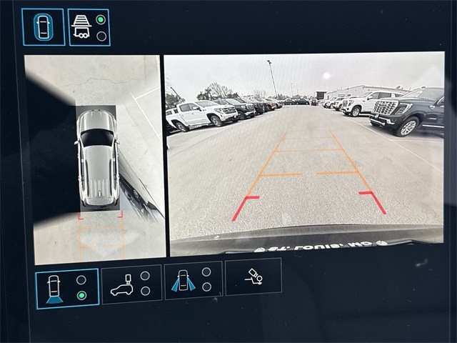 GMC Acadia Vehicle Full-screen Gallery Image 17