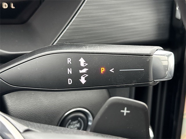 GMC Acadia Vehicle Full-screen Gallery Image 20