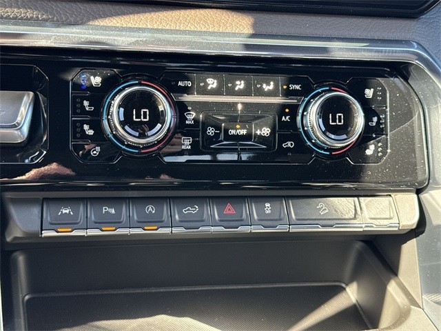 GMC Sierra 1500 Vehicle Full-screen Gallery Image 19