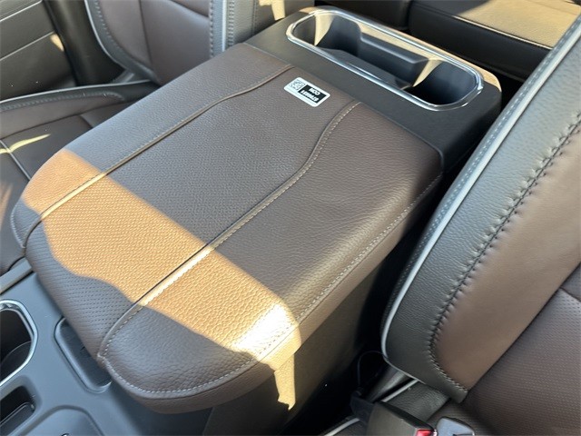 GMC Sierra 1500 Vehicle Full-screen Gallery Image 21