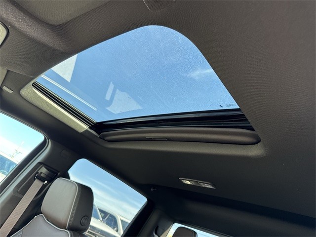 GMC Sierra 1500 Vehicle Full-screen Gallery Image 22