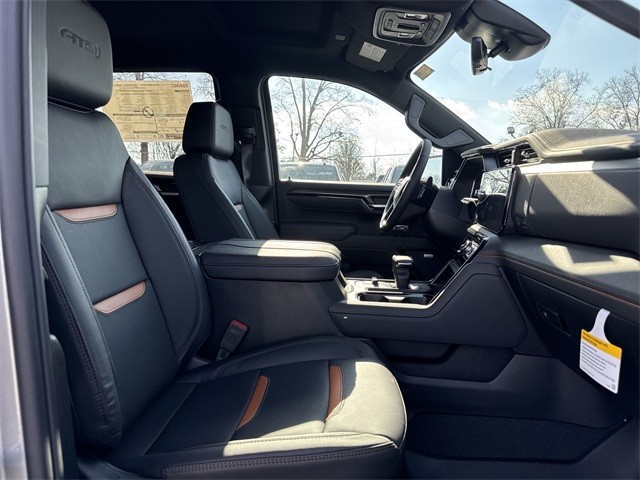 GMC Sierra 1500 Vehicle Full-screen Gallery Image 24