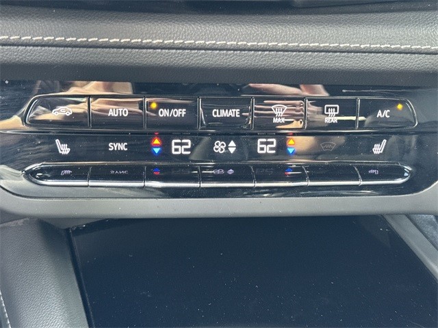 Buick Envision Vehicle Full-screen Gallery Image 18