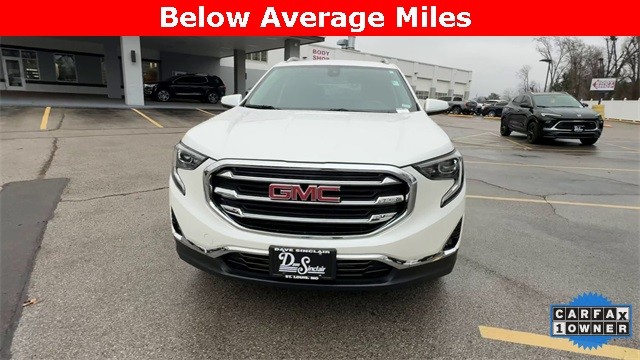 GMC Terrain Vehicle Full-screen Gallery Image 03