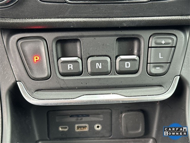 GMC Terrain Vehicle Full-screen Gallery Image 19