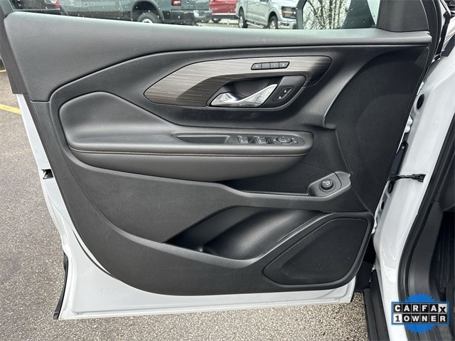 GMC Terrain Vehicle Full-screen Gallery Image 25