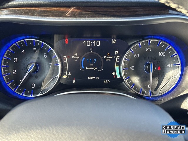 Chrysler Pacifica Vehicle Full-screen Gallery Image 15