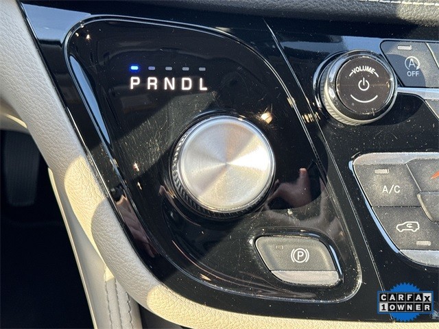 Chrysler Pacifica Vehicle Full-screen Gallery Image 20