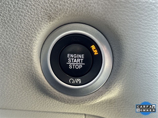 Chrysler Pacifica Vehicle Full-screen Gallery Image 21