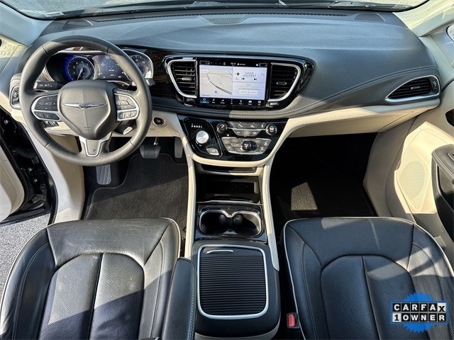 Chrysler Pacifica Vehicle Full-screen Gallery Image 25