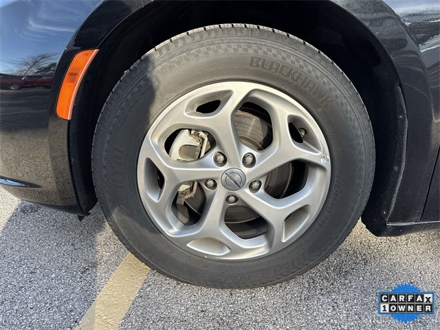 Chrysler Pacifica Vehicle Full-screen Gallery Image 36