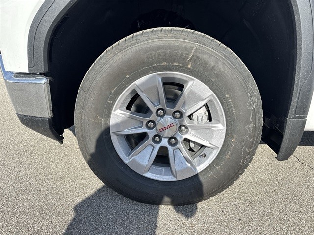 GMC Sierra 1500 Vehicle Full-screen Gallery Image 10