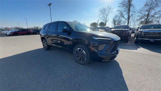 Buick Enclave Vehicle Full-screen Gallery Image 02