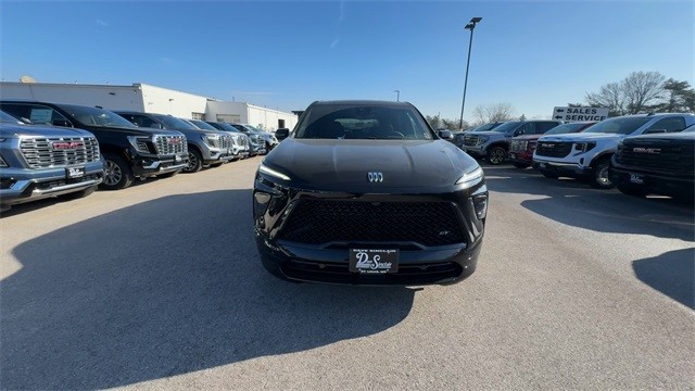 Buick Enclave Vehicle Full-screen Gallery Image 03