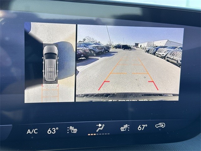 Buick Enclave Vehicle Full-screen Gallery Image 17