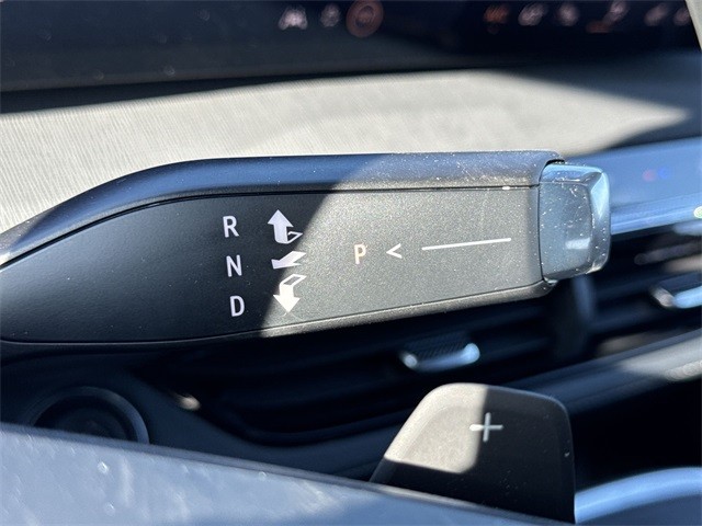 Buick Enclave Vehicle Full-screen Gallery Image 20