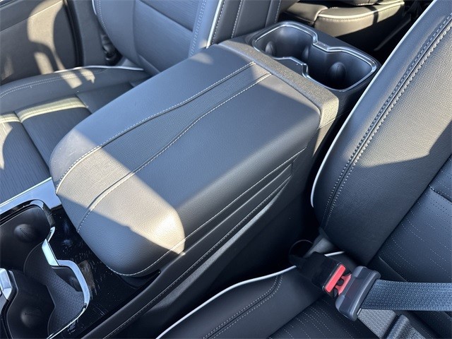 Buick Enclave Vehicle Full-screen Gallery Image 21