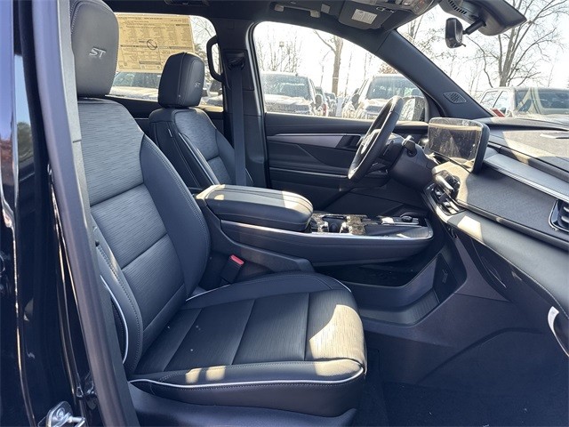 Buick Enclave Vehicle Full-screen Gallery Image 26