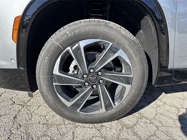 Buick Enclave Vehicle Full-screen Gallery Image 10