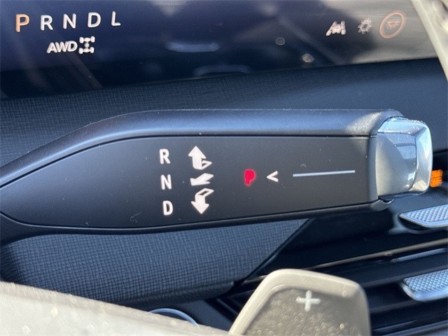 Buick Enclave Vehicle Full-screen Gallery Image 20