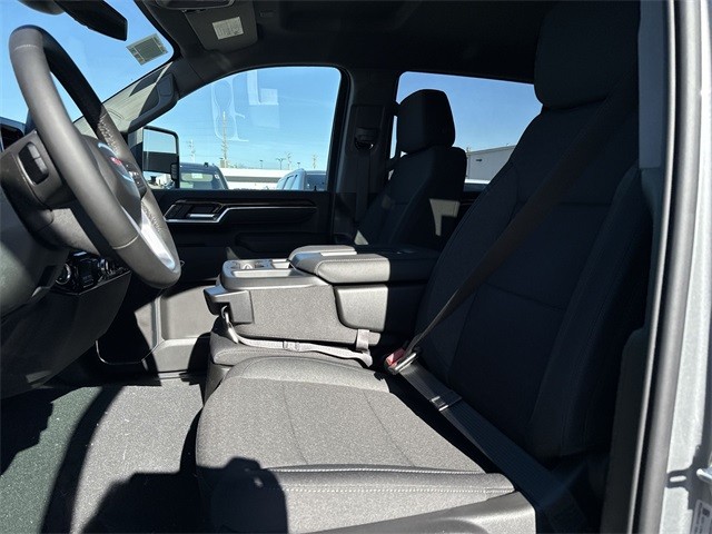 GMC Sierra 2500HD Vehicle Full-screen Gallery Image 11