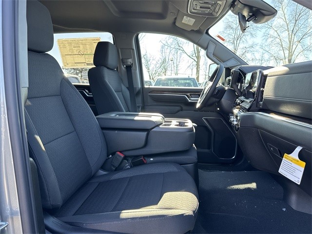 GMC Sierra 2500HD Vehicle Full-screen Gallery Image 24