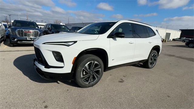 Buick Enclave Vehicle Full-screen Gallery Image 04