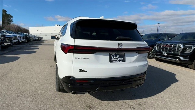 Buick Enclave Vehicle Full-screen Gallery Image 07