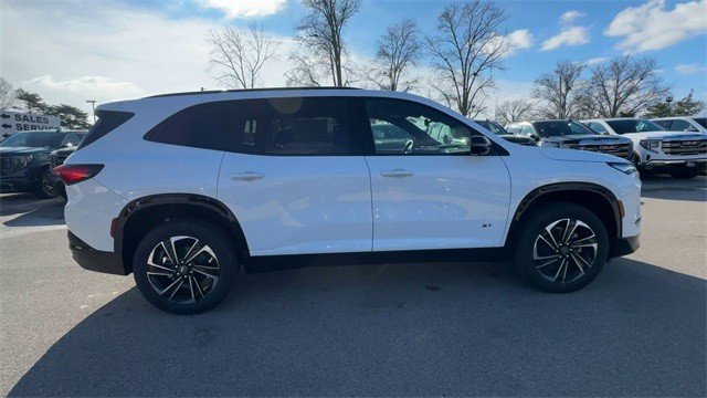 Buick Enclave Vehicle Full-screen Gallery Image 09