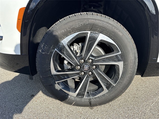 Buick Enclave Vehicle Full-screen Gallery Image 10