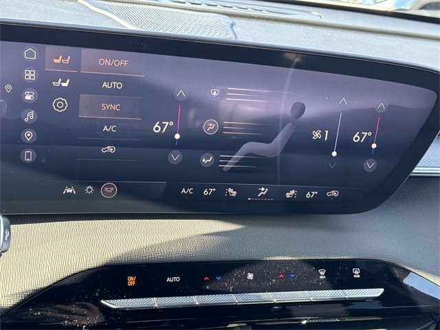 Buick Enclave Vehicle Full-screen Gallery Image 19