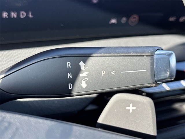 Buick Enclave Vehicle Full-screen Gallery Image 20